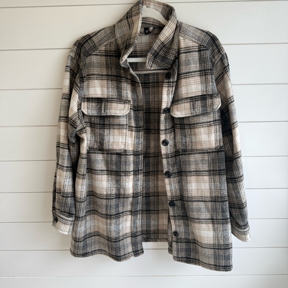 H&M Tops - H&M plaid oversized shacket - med